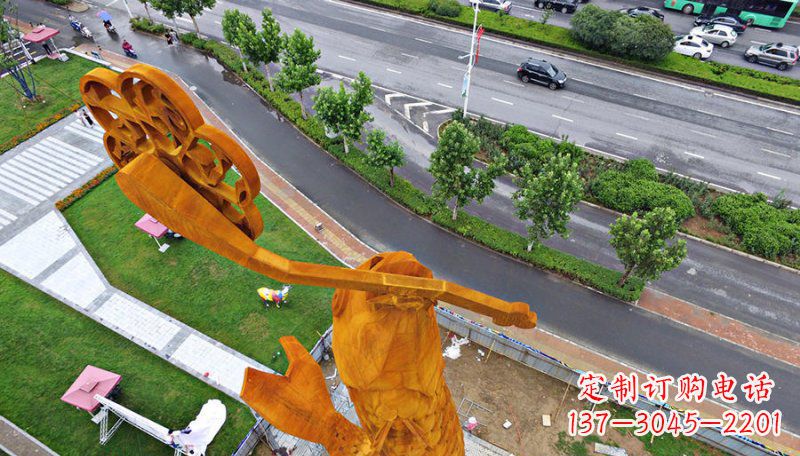 成都钥匙象征,情感绽放——中领雕塑精制铜钥匙雕塑