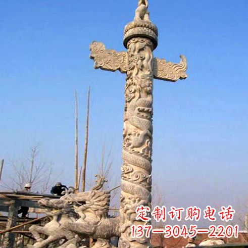 成都象征古老华夏文化的华表柱子雕塑