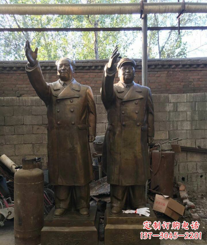 成都毛主席伟人铜雕——永恒的领袖形象