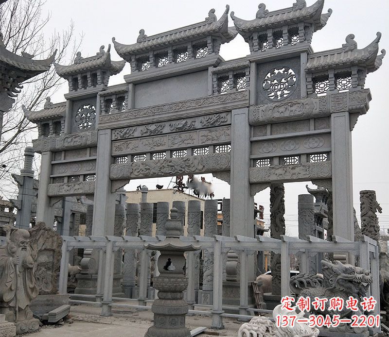 成都京中领雕塑：牌坊石雕定制