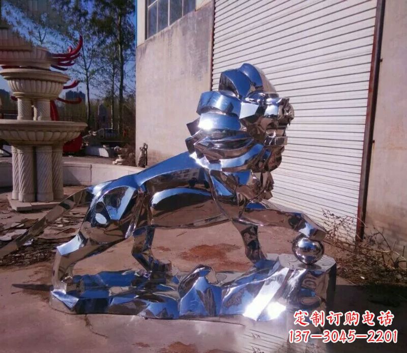 成都中领雕塑推出的不锈钢狮子雕塑,极具艺术价…