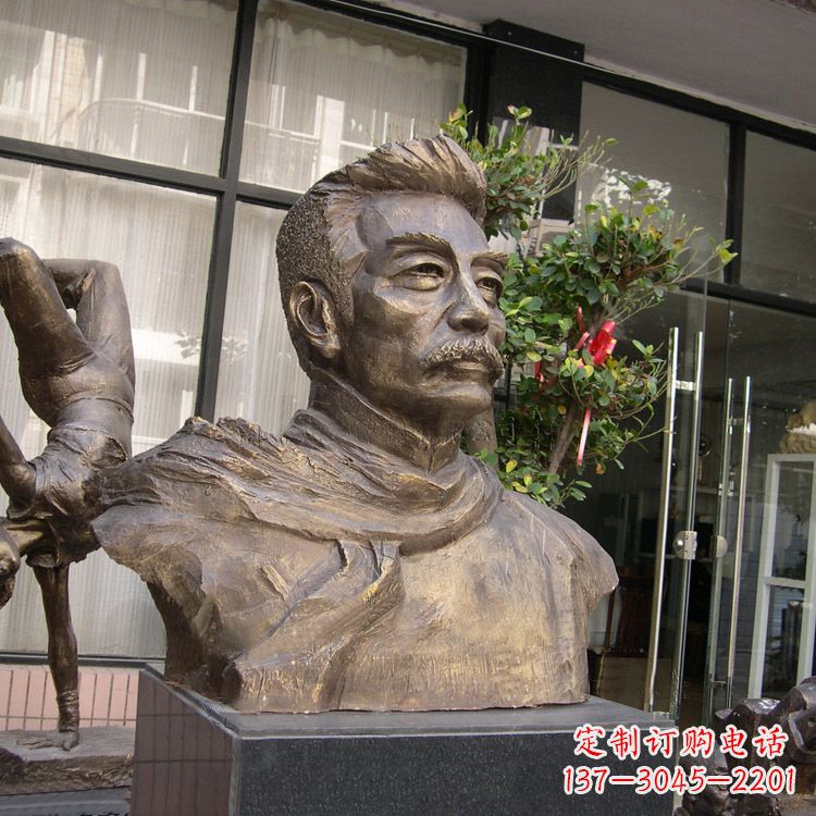 成都鲁迅雕塑，志存高远的精神传承