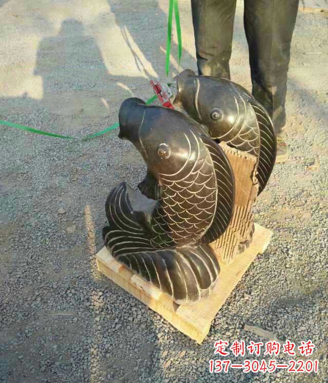 成都喷水鱼动物铜雕