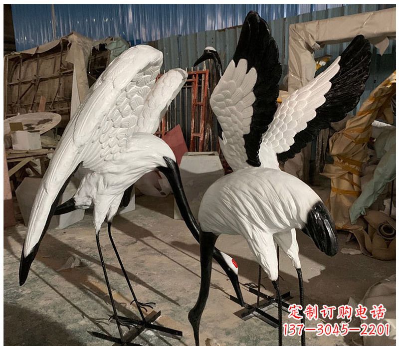 成都石雕展翅丹顶鹤动物雕塑