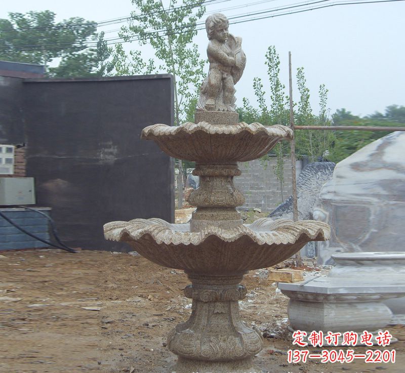 成都双手捧钵的石雕佛像