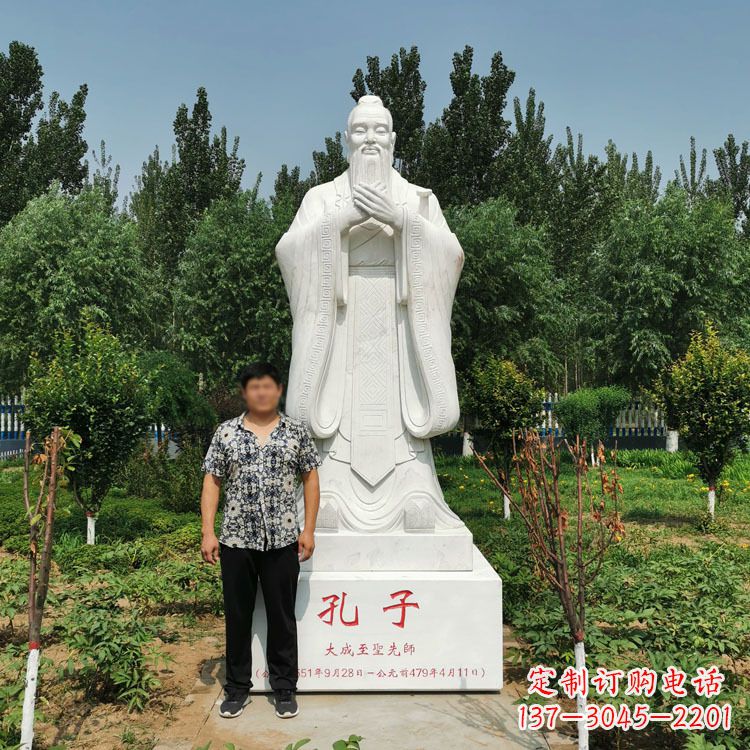 成都寺庙孔子雕像