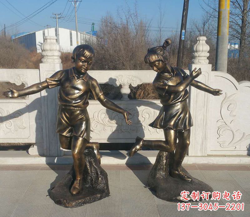 成都踢毽子的儿童铜雕