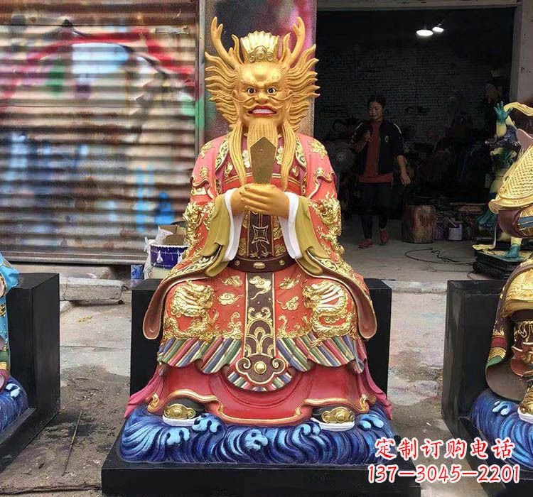 成都铜雕彩绘坐式龙王