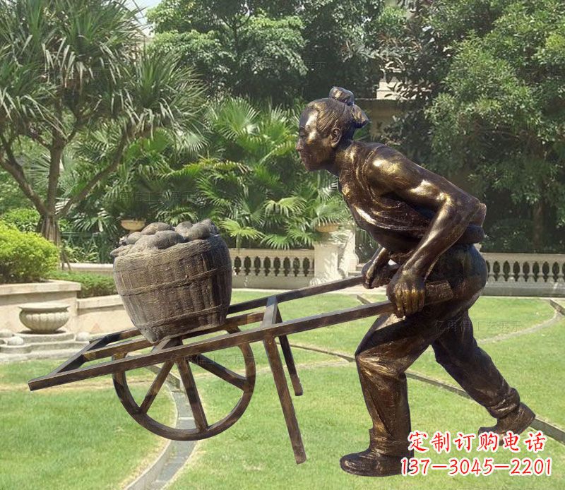 成都推独轮车的古人铜雕