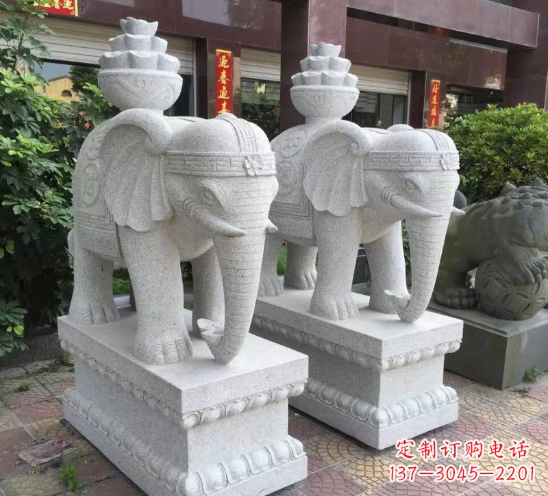 成都驮元宝的大象石雕