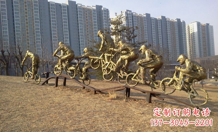 成都玩花样自行车人物铜雕