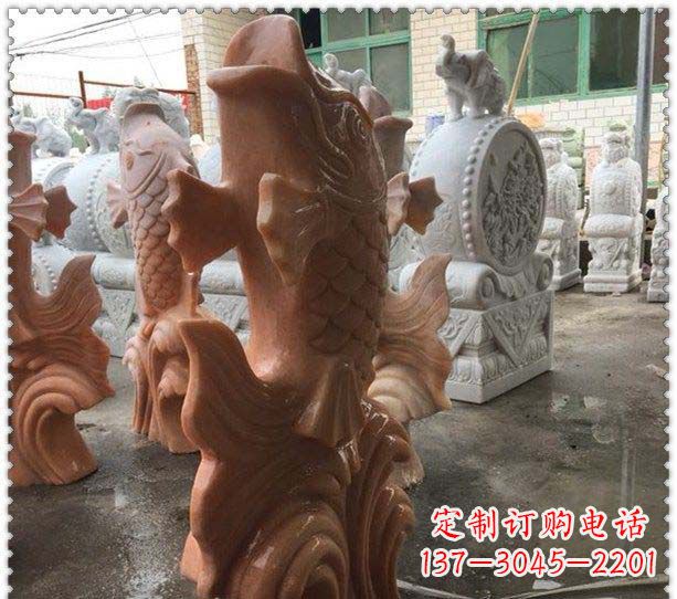 成都晚霞红喷水鲤鱼公园石雕