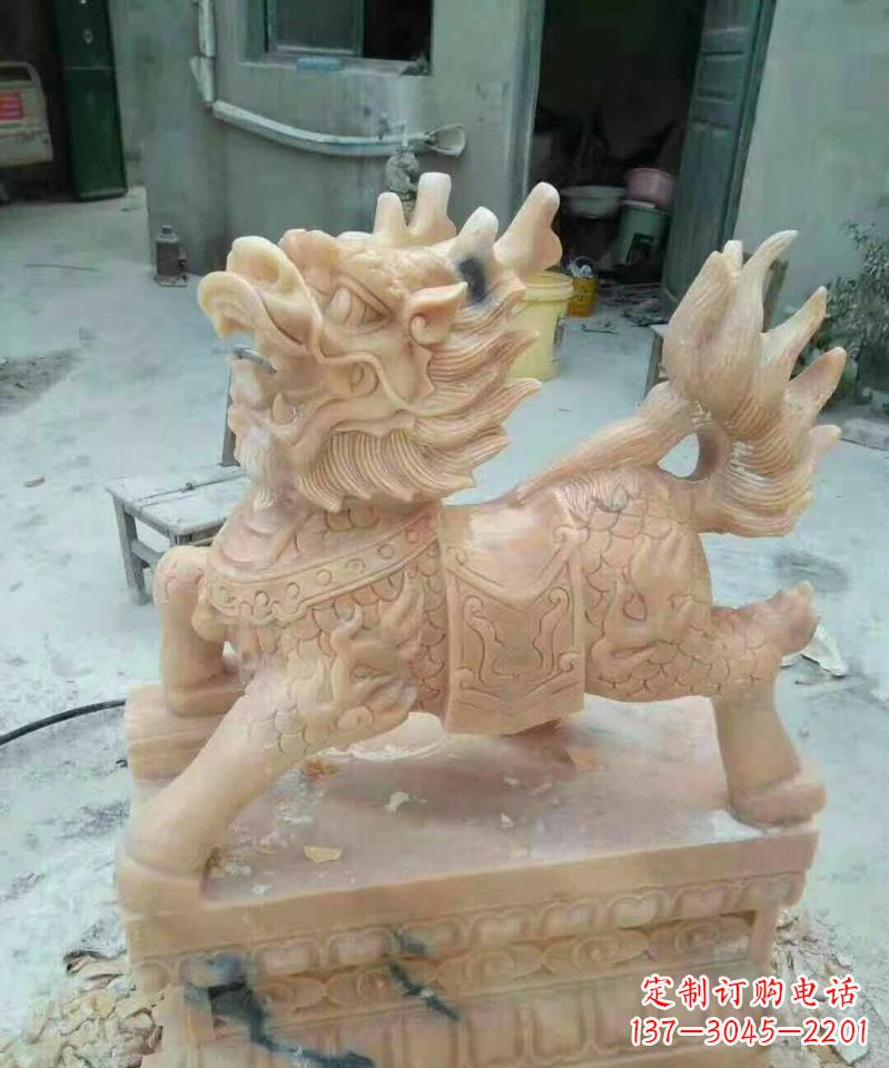 成都晚霞红麒麟雕塑112