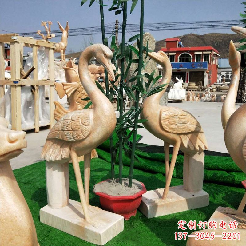成都晚霞红仙鹤石雕
