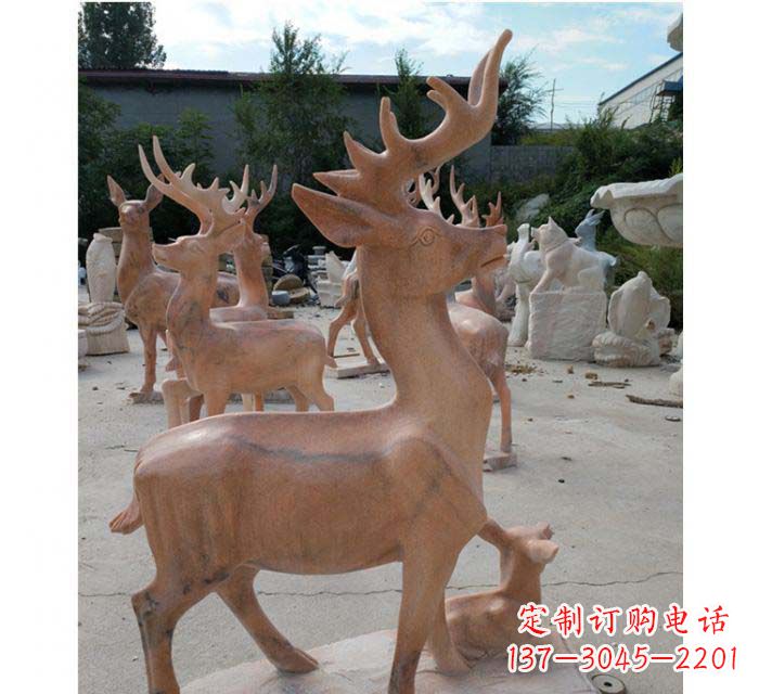 成都晚霞红驯鹿动物公园石雕