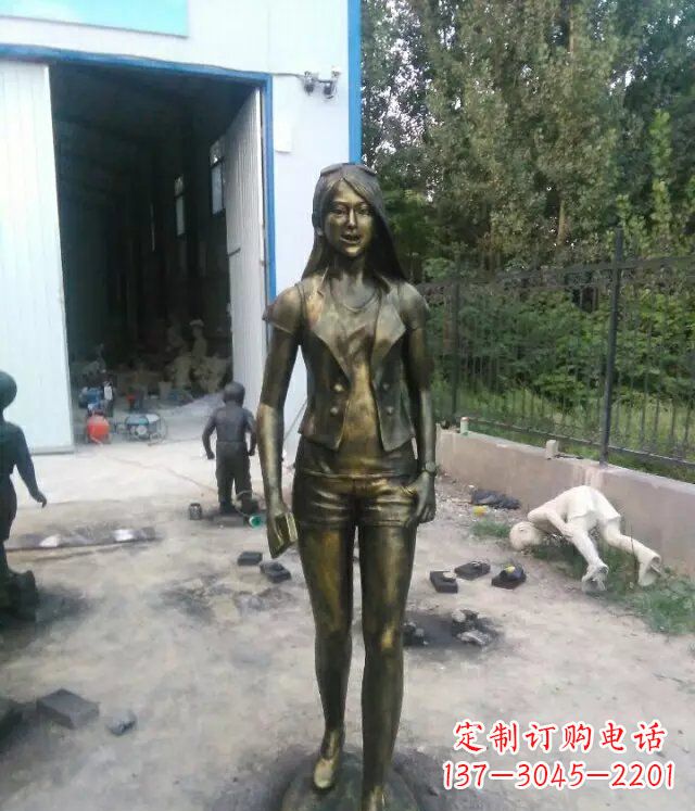 成都现代美女广场人物铜雕