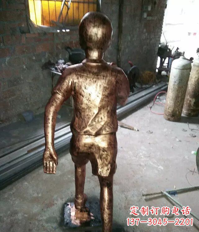 成都小孩跑步公园人物铜雕 (2)