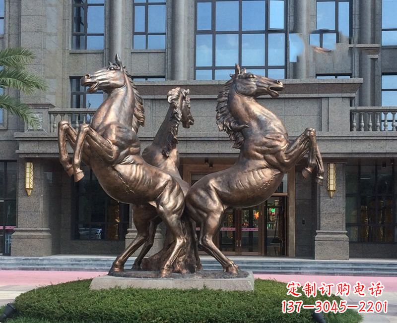 成都小区立马铜雕