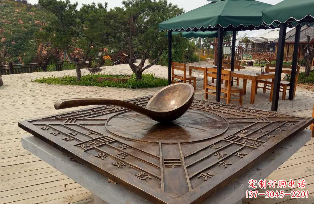 成都校园古代司南铜雕