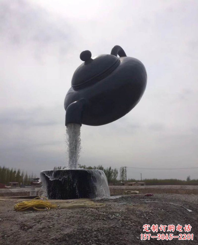 成都新疆流水的茶壶铜雕