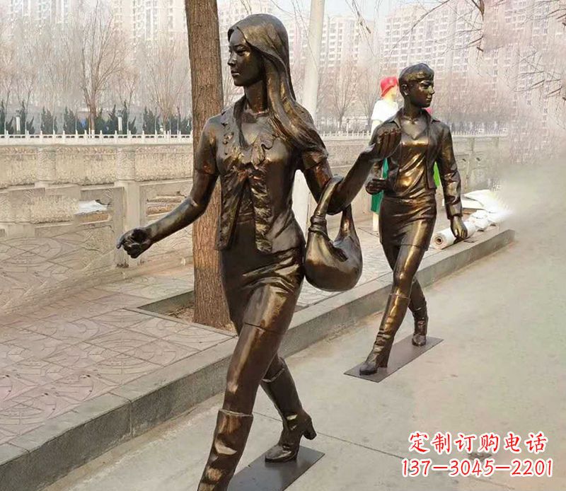 成都行走的女人街边人物铜雕