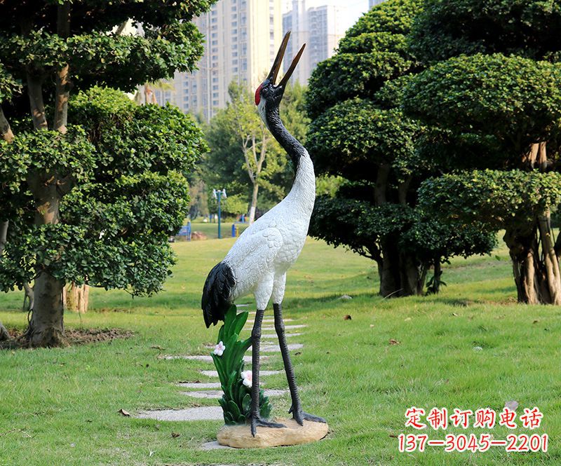 成都站立仙鹤雕塑