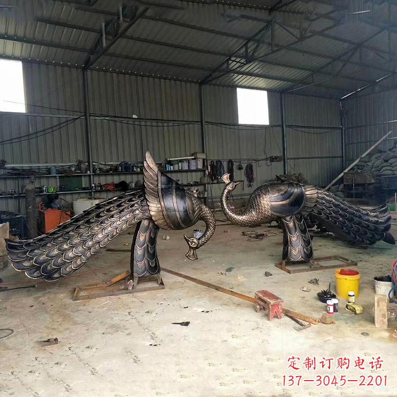 成都铸铜孔雀雕塑
